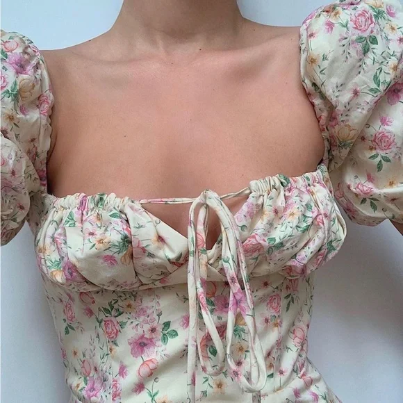 HOUSE OF CB 'Tallulah' Lemon Floral Puff Sleeve Midi Dress - Picture 8 of 16